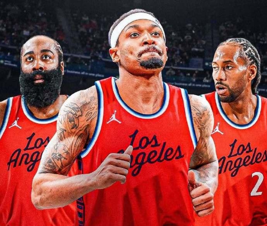 包含劲爆篮球大战即将拉开帷幕，球员斗志昂扬的词条