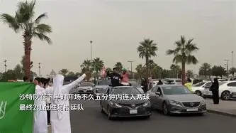 利物浦主场大胜,球迷狂欢庆祝胜利英文 利物浦主场大胜,球迷狂欢庆祝胜利英文