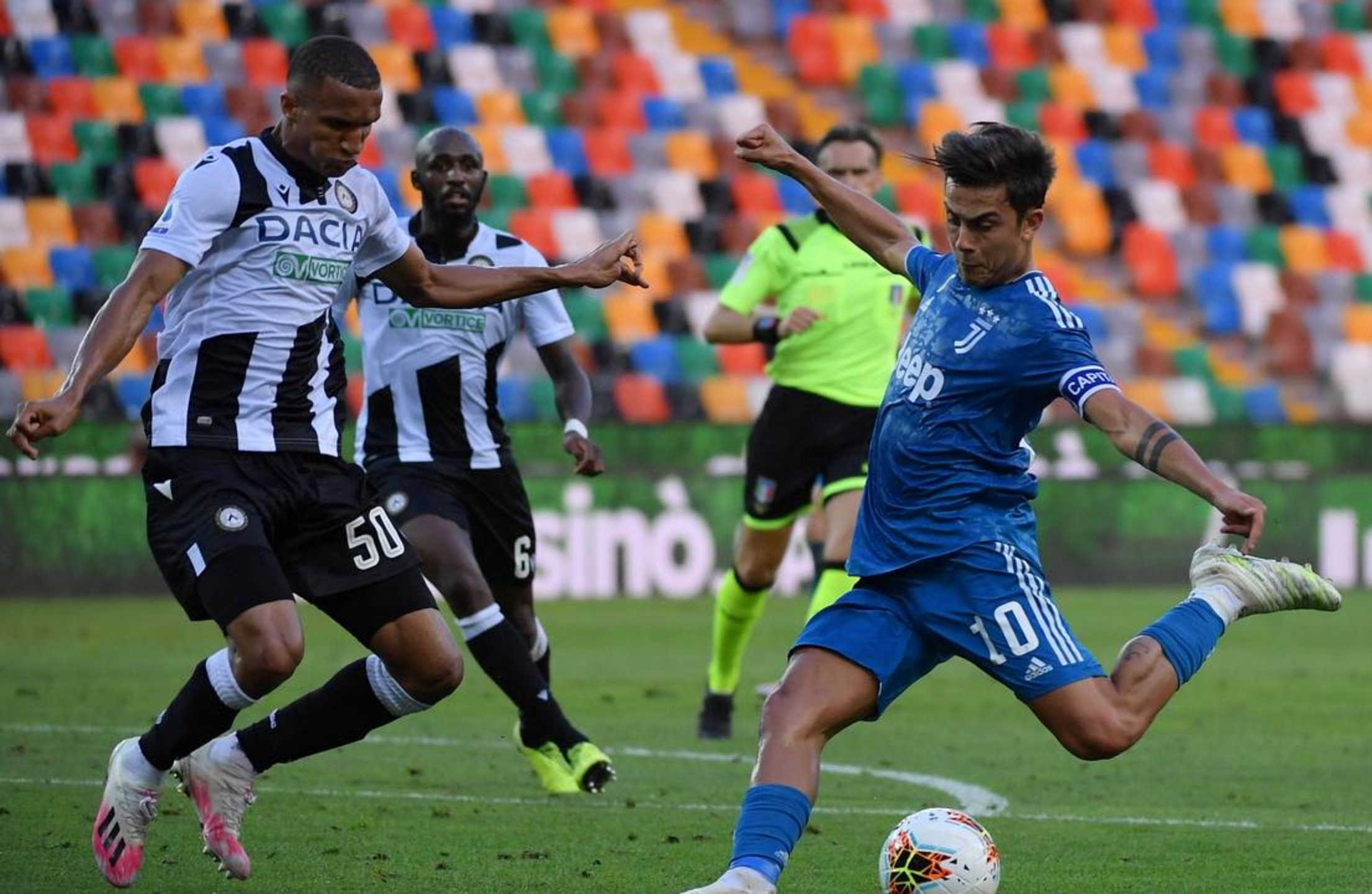 意甲豪门遭遇失利，榜首位置动摇的简单介绍